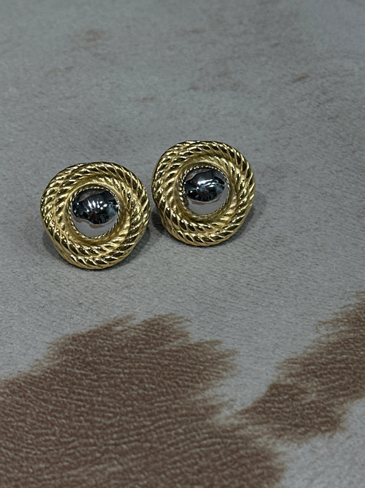 Gold and silver earring