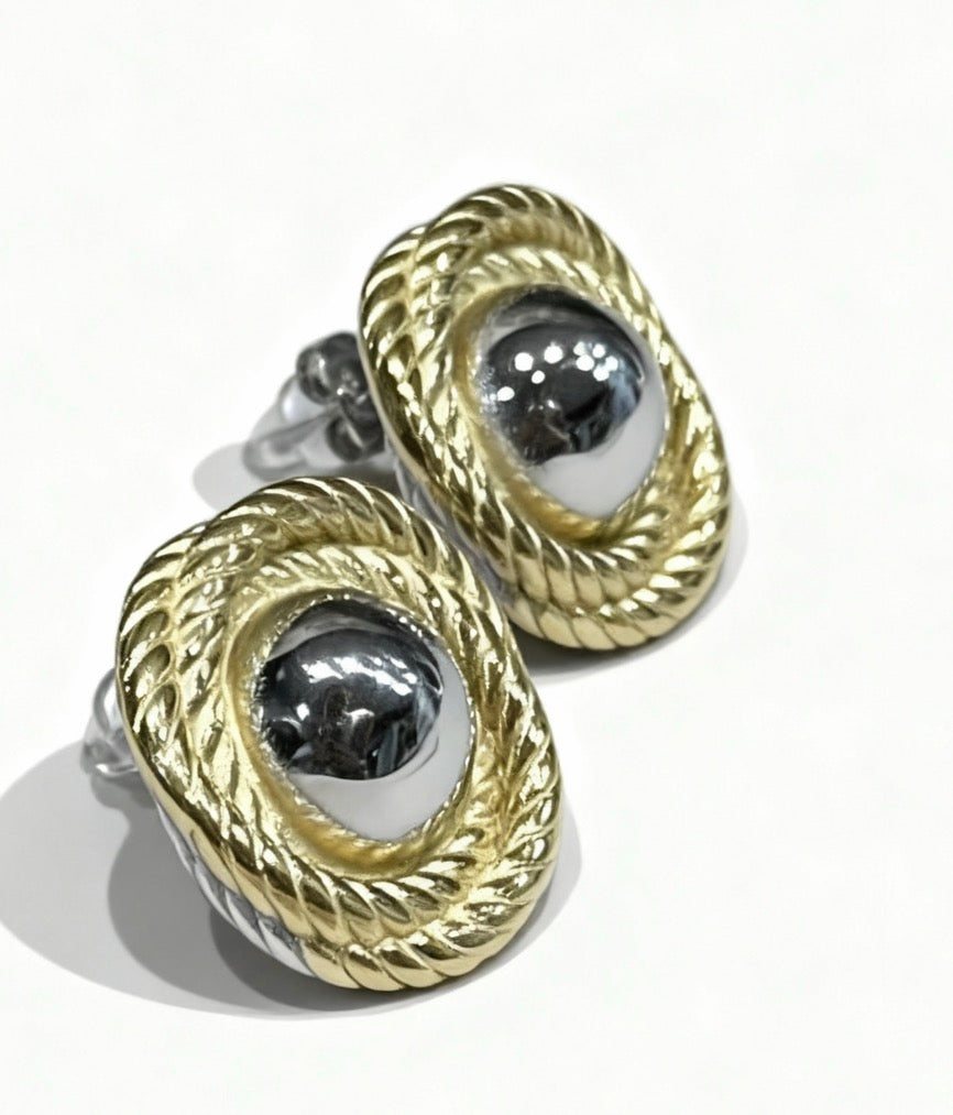 Gold and silver earring